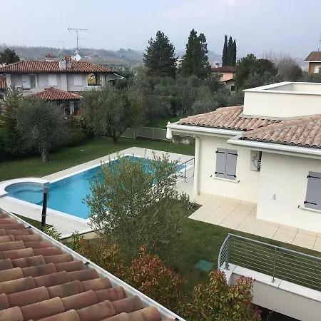 Pinta Con Piscina *