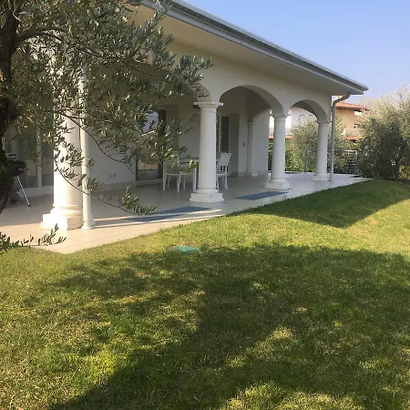 Pinta Con Piscina Manerba del Garda